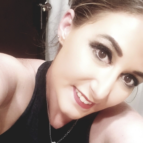 Meet your Posher, Katie - Picture 9 of 16